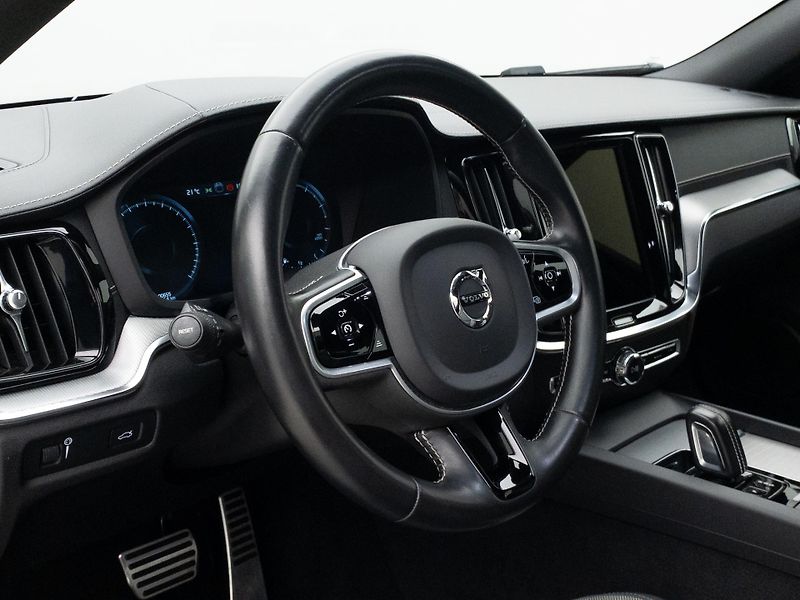 Volvo S60 B5 AWD R-DESIGN AUT CZ - fotka 18 z 44
