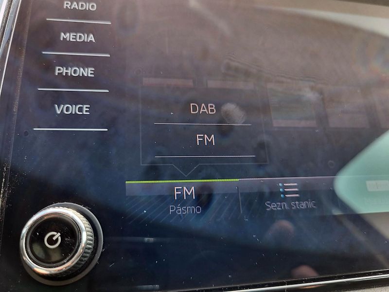 Škoda Karoq 2.0 TDi 110kW 4x4 AMBITION *ČR - fotka 18 z 47