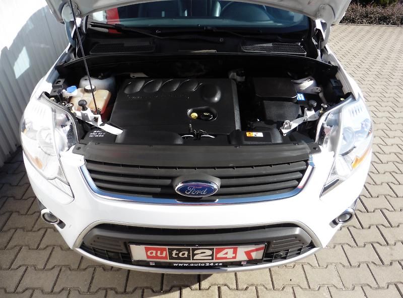 Ford Kuga 2,0 TDCi Titanium 4X4 - fotka 13 z 13