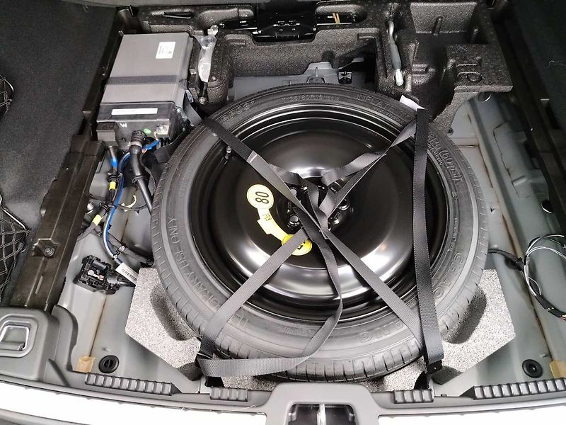 Volvo XC60 B5 AWD PLUS, LIGHT PAKET, ACC - fotka 18 z 18