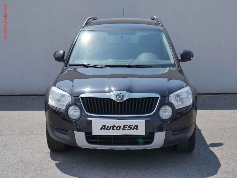 Škoda Yeti (2012) 2.0 TDi 4x4, AC, TZ, park - fotka 2 z 13
