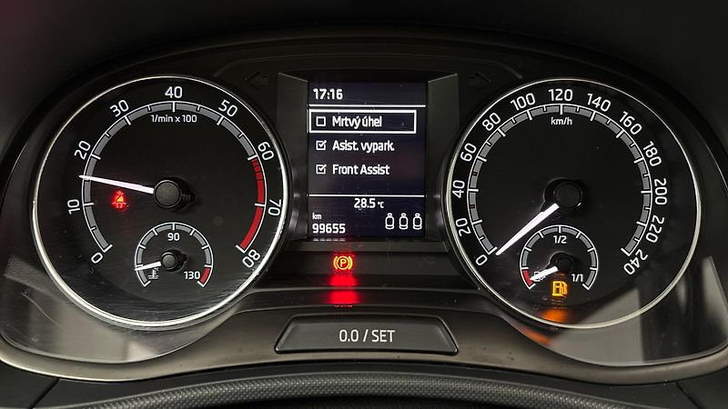 Škoda Fabia 1.0 TSI Ambition Combi - fotka 10 z 23