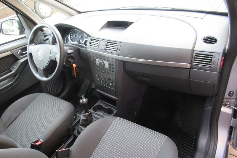 Opel Meriva 1.4i KLIMA - fotka 15 z 19