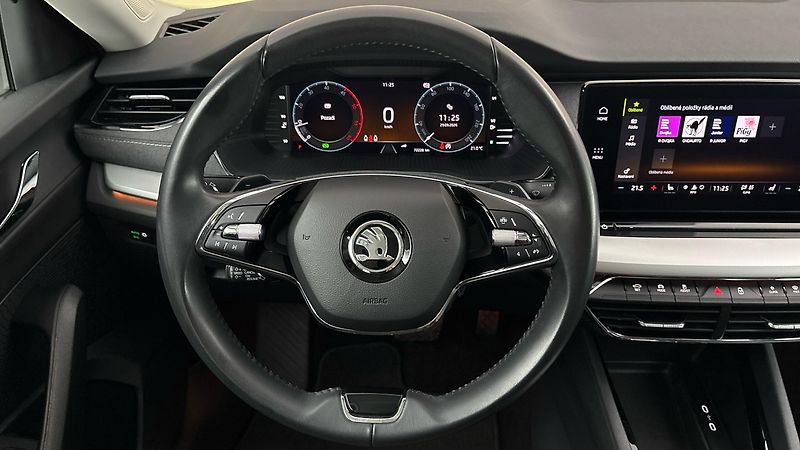 Škoda Octavia 2.0 TDI DSG Style Combi - fotka 9 z 25