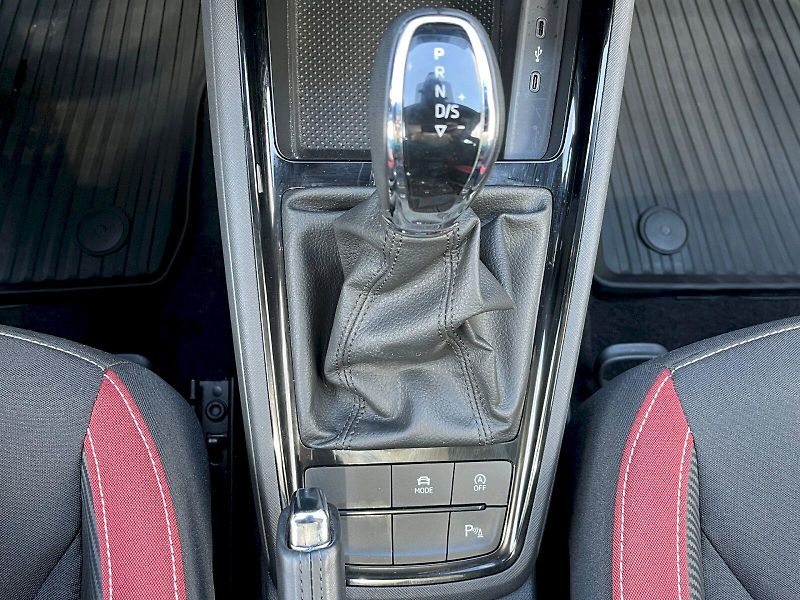 Škoda Kamiq (2023) 1.0 TSI 81 kW Monte Carlo DSG - fotka 14 z 32