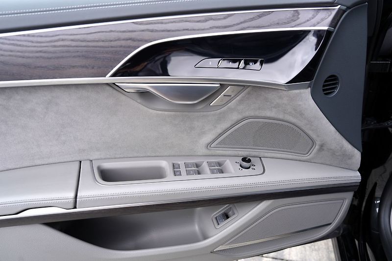 Audi A8 60 TSFI S-line/Q/B&O/Led/460PS - fotka 18 z 50