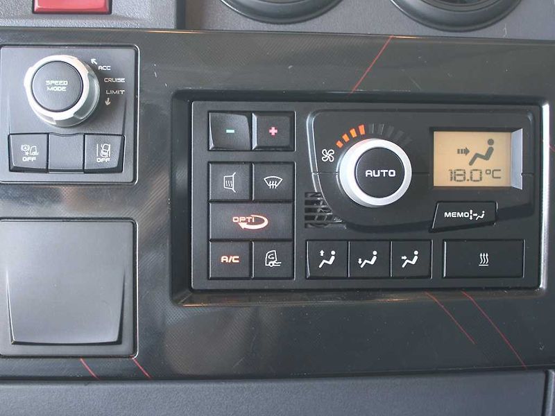 Renault Trucks T T 440, EURO 6, VZDUCHOVÉ PÉROV - fotka 12 z 18