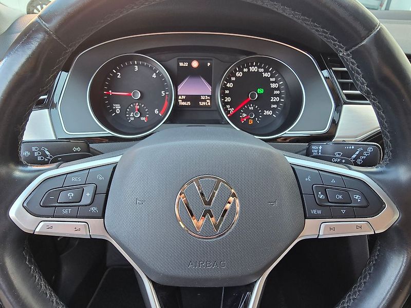 Volkswagen Passat DSG 2,0TDI ELEGANCE NAVI - DPH - fotka 13 z 18