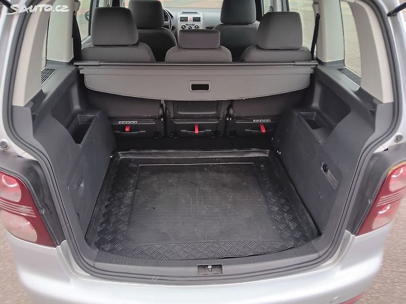 Volkswagen Touran 1.9 TDI 77kW - fotka 23 z 23