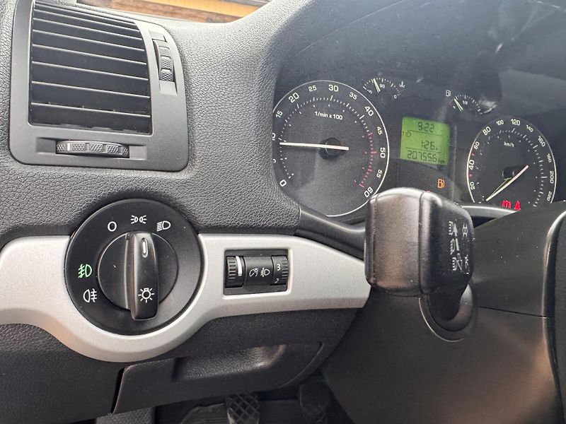 Škoda Octavia 1.9TDI 77Kw Ambition - fotka 10 z 17