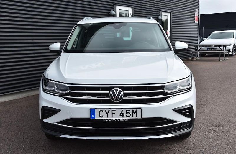 Volkswagen Tiguan eHybrid 1.4 TSI ACT OPF Matrix - fotka 2 z 20