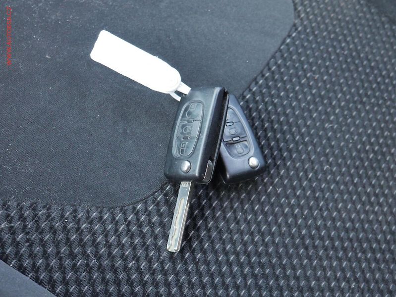 Citroën C5 (2009) 2.0HDi, ČR, AT, AC, temp - fotka 21 z 21