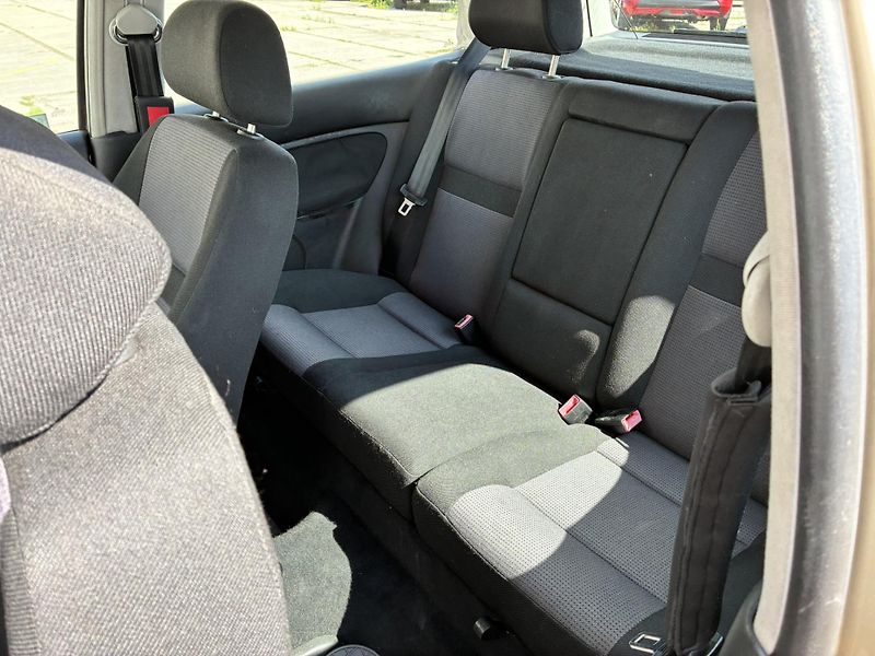 Volkswagen Golf 1.6 16V 77kW - fotka 11 z 18