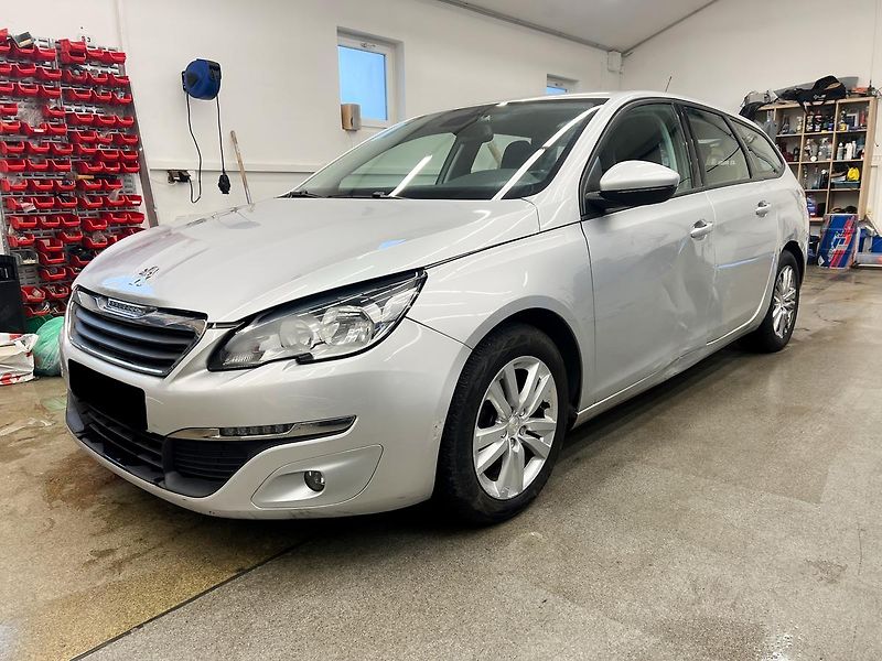 Peugeot 308 SW 1.6 BLUE HDI 88kW - fotka 3 z 18