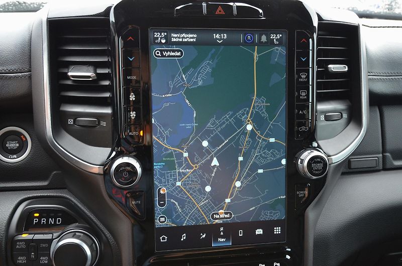 Dodge RAM (2022) 1500 BIGHORN 5.7 V8 HEMI 4x4  - fotka 42 z 51