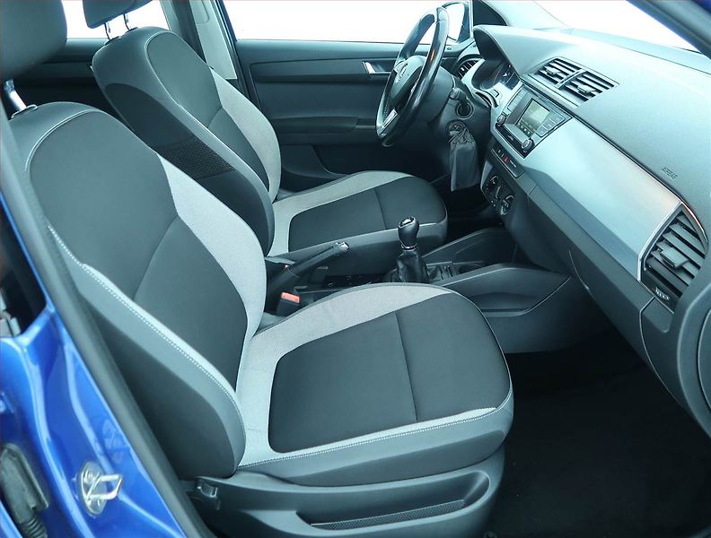 Škoda Fabia (2016) Ambiente 1.2 TSI, Serv.kniha - fotka 9 z 15
