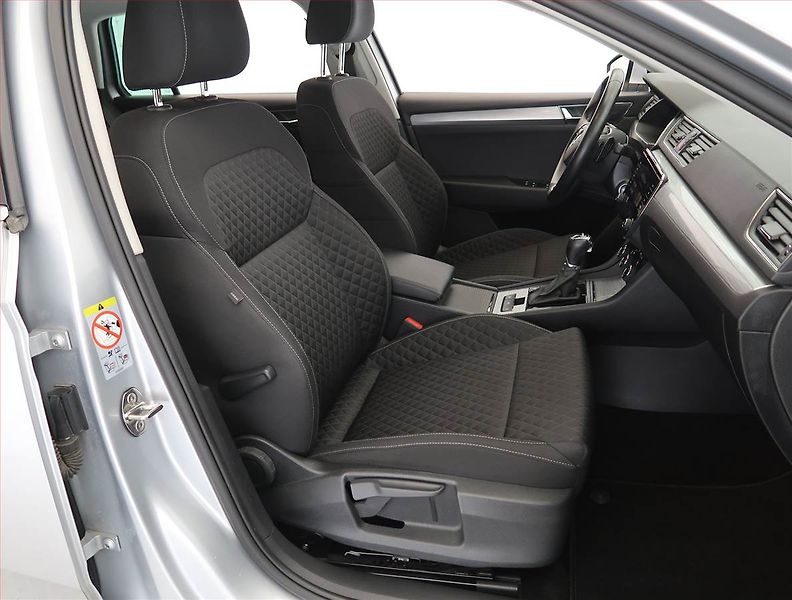 Škoda Superb (2022) Ambition 2.0 TDI, Automat - fotka 9 z 23