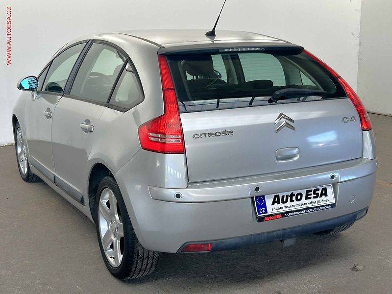 Citroën C4 (2005) 1.6, 1.maj, AAC, tempo - fotka 6 z 14