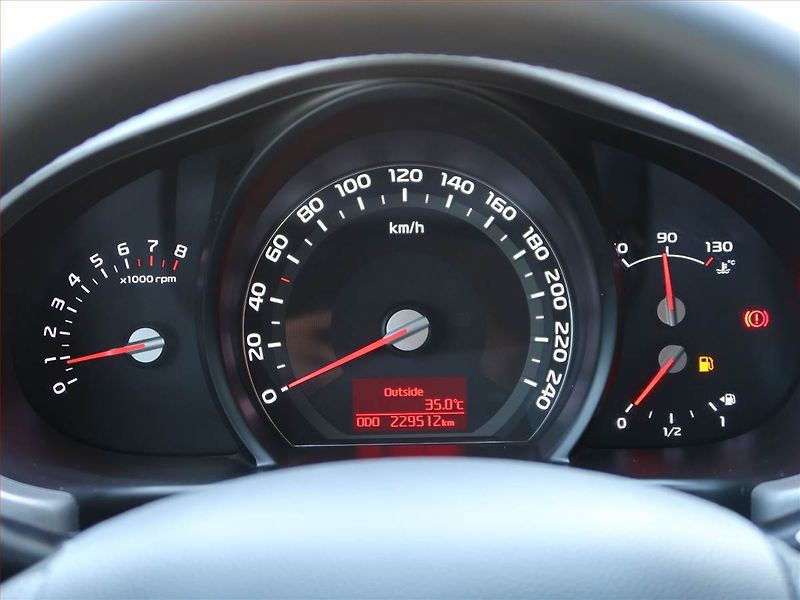 Kia Sportage (2015) 1.6 GDI, Tempomat - fotka 11 z 17