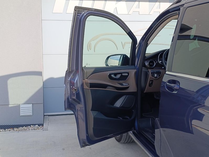 Mercedes-Benz Třídy V 300d AMG 4M ČR 1.MAJ DPH - fotka 32 z 36