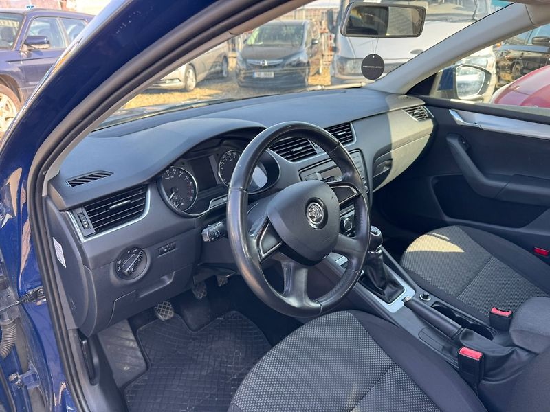 Škoda Octavia (2014) 1,6 TDI 77 KW TAŽNÉ KOLA - fotka 13 z 41