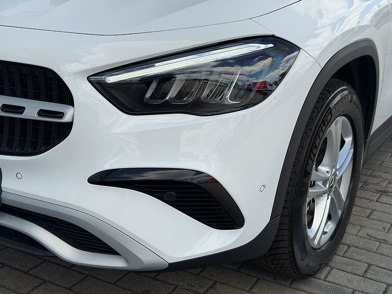 Mercedes-Benz GLA 220 4 MATIC - fotka 9 z 30