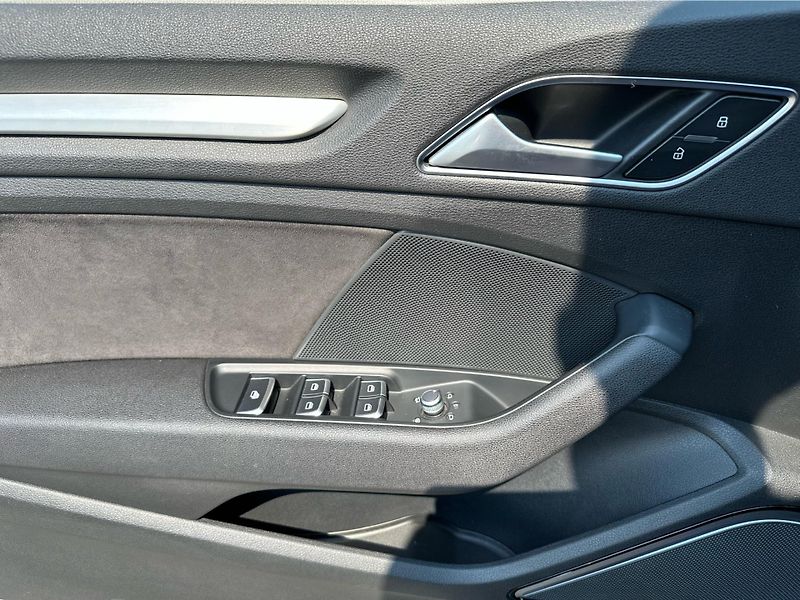 Audi S3 Cabrio 2.0 TFSI 221kW Quattro - fotka 17 z 23