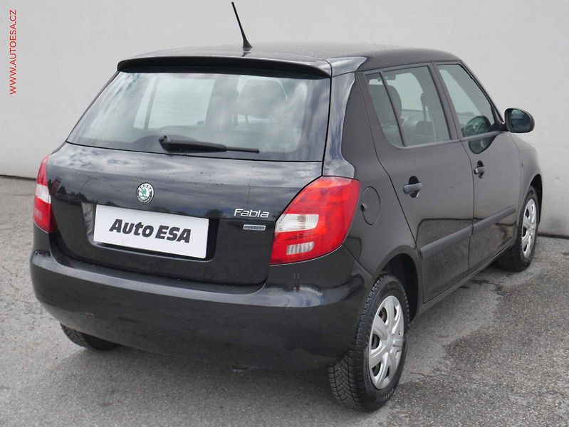 Škoda Fabia (2011) 1.2i, ČR, AC - fotka 4 z 12