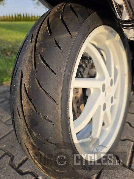 Honda VFR 750 F (1993) - fotka 6 z 14