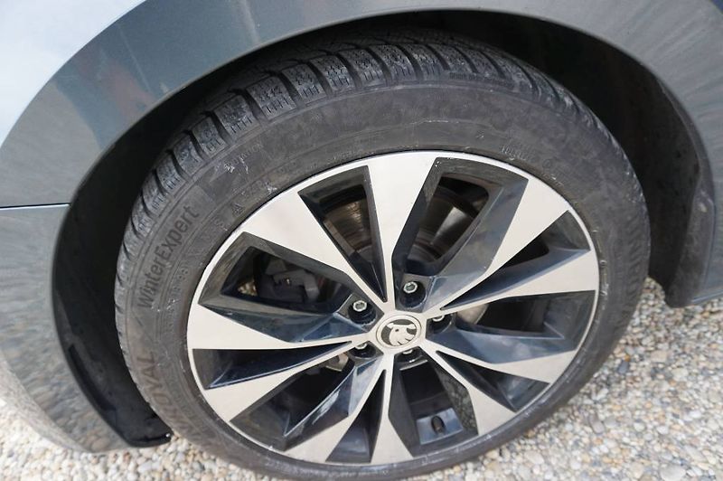 Škoda Superb (2020) 2.0 NOVÉ  V ČR - fotka 27 z 30