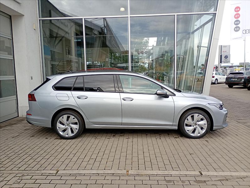 Volkswagen Golf Variant (2026) 1,5 eTSI 7DSG mHEV  People - fotka 4 z 19