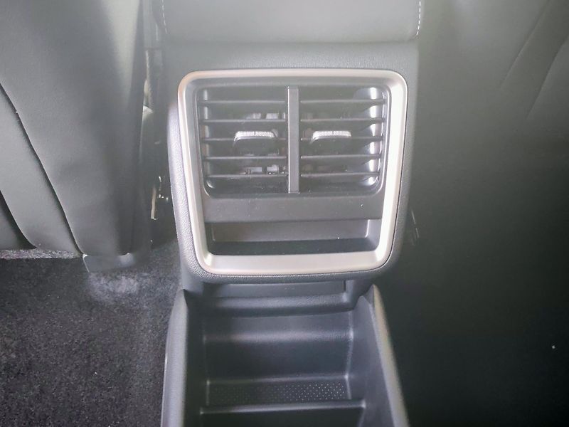 Škoda Elroq Sportline 61 kW + Advenced pak - fotka 10 z 18
