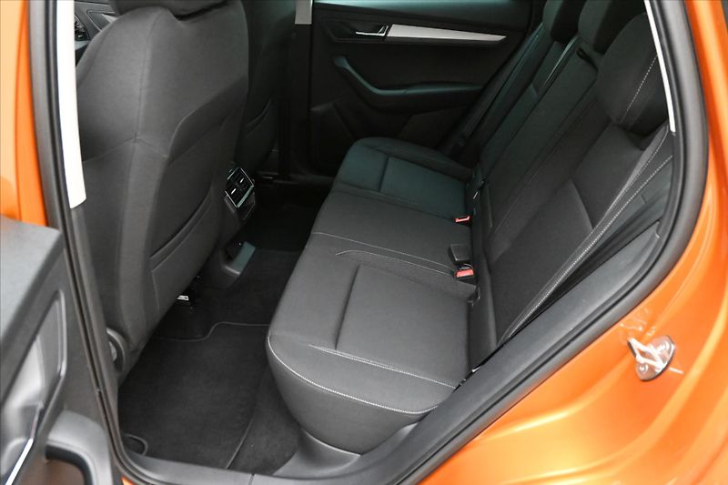 Škoda Karoq 1,5 TSI 110 kW DSG Ambition Zá - fotka 14 z 31