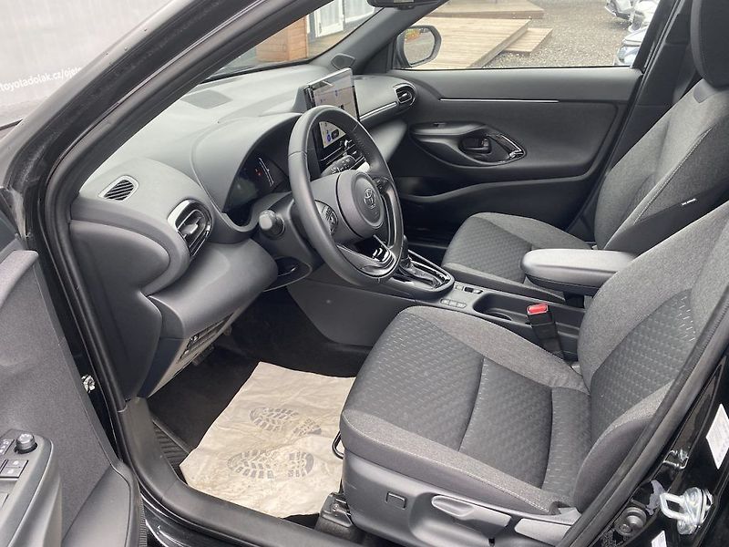 Toyota Yaris Cross 1.5HEV, ČR-1m, Style, DPH - fotka 9 z 26