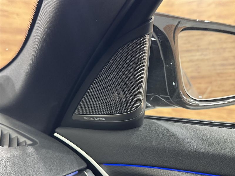 BMW Řada 5 M550i xDRIVE LASER HUD - fotka 21 z 31