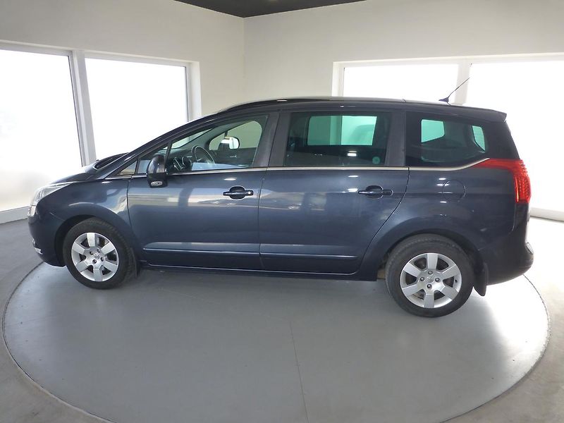 Peugeot 5008 (2013) 2,0HDI-110KW**PANORAMA**VYHŘ.S - fotka 9 z 34
