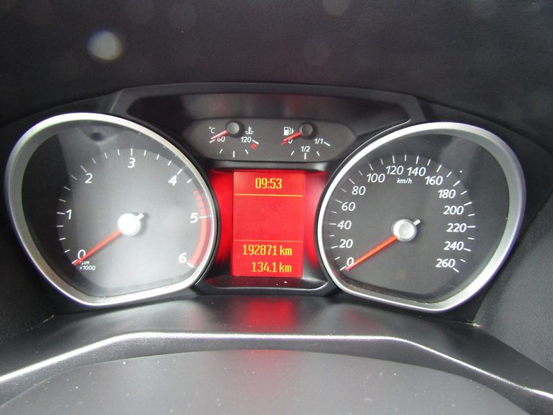 Ford Mondeo (2011) 1.6 TDCi 85kW - fotka 31 z 45