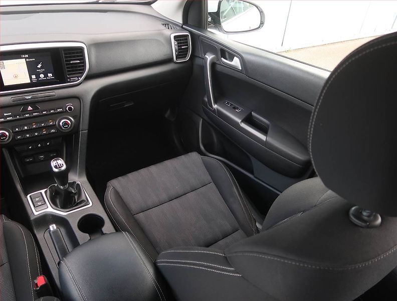 Kia Sportage (2019) 1.6 GDI, Navi, Tempomat - fotka 8 z 18