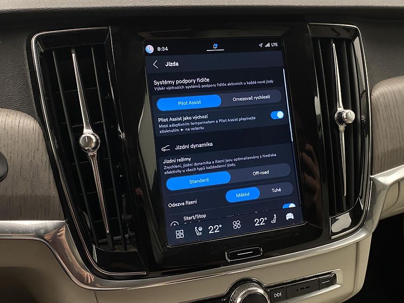 Volvo V90 CC B4 AWD CORE AUT CZ - fotka 40 z 52