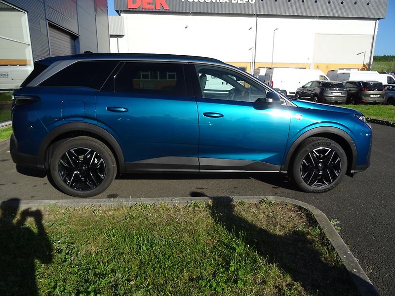 Peugeot 5008 (2026) GT Hybrid 145k SUMMER BLUE - fotka 8 z 50