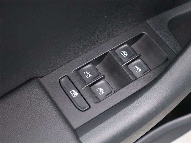 Škoda Octavia 2.0 TDI 110kW DSG Style - fotka 15 z 25