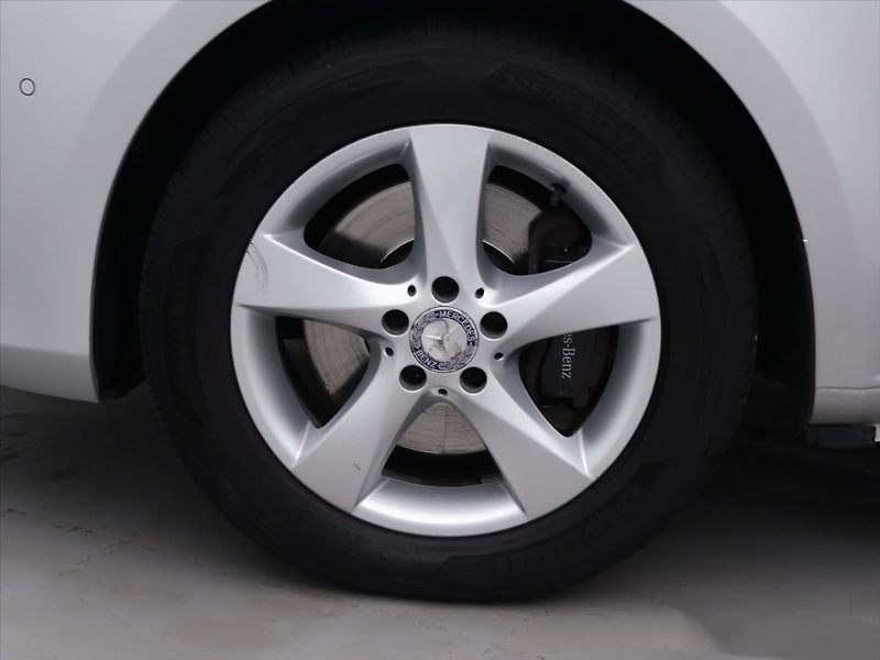 Mercedes-Benz Třídy V 2,1 220d 120kW Bluetec 8-míst - fotka 28 z 35