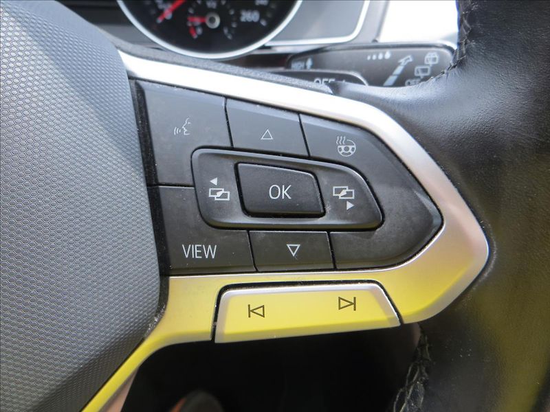 Volkswagen Passat 1,5 TSI 110kW Business ČR - fotka 22 z 27