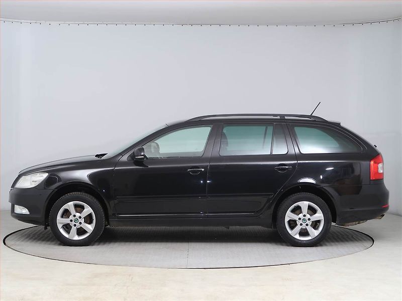 Škoda Octavia (2011) 1.6 TDI 4x4, 4X4, Tempomat - fotka 3 z 14