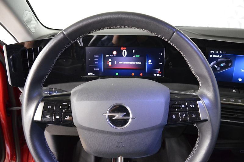 Opel Astra (2024) e-Astra BEV 115 Edition AT - fotka 11 z 16