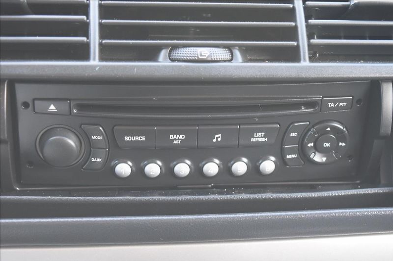 Peugeot 807 2,0 HDI 100KW 7MÍST PO STK - fotka 39 z 46