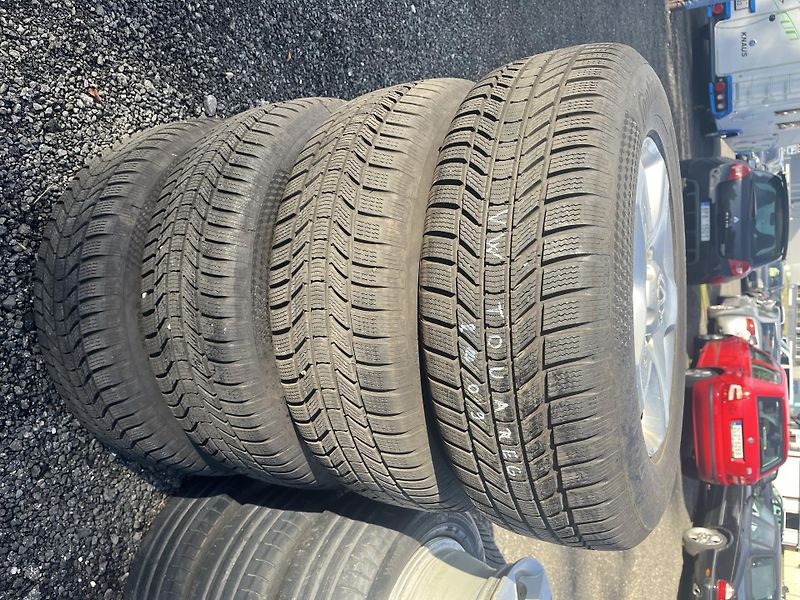 Volkswagen Touareg 3,0 TDi V6 4-motion /servis.k. - fotka 33 z 33