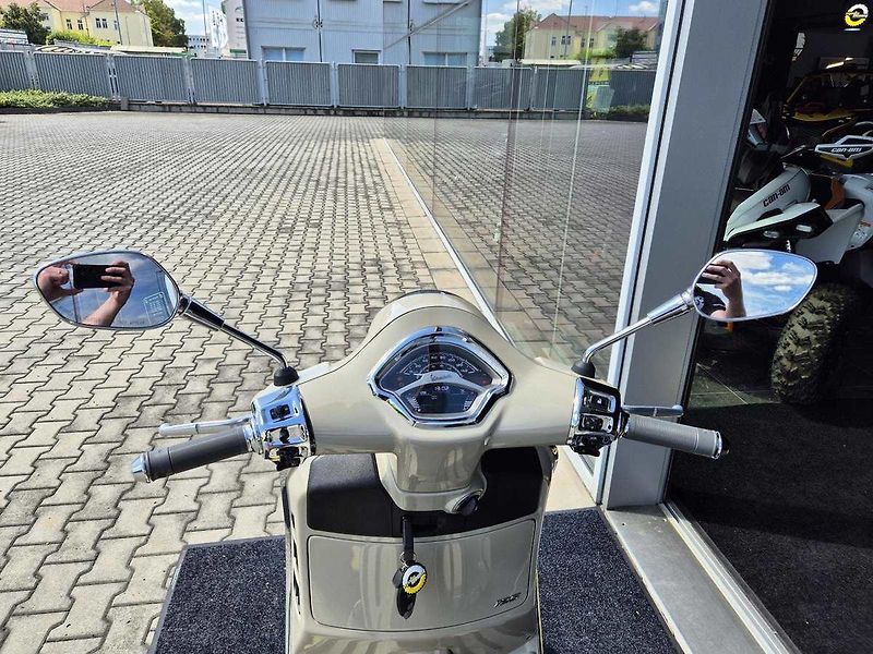 Vespa GTS 125 (2026) E5+ - fotka 21 z 39