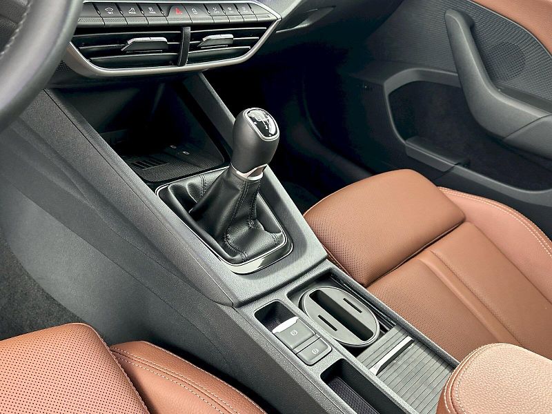 Škoda Octavia (2025) Combi 1.5TSI 110kW Exclusive S - fotka 23 z 36