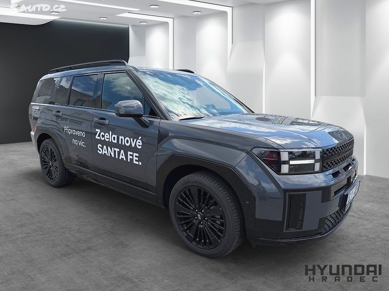 Hyundai Santa Fe (2025) 1,6 TGDI PHEV 4WD AT CALLIG 7S - fotka 3 z 12